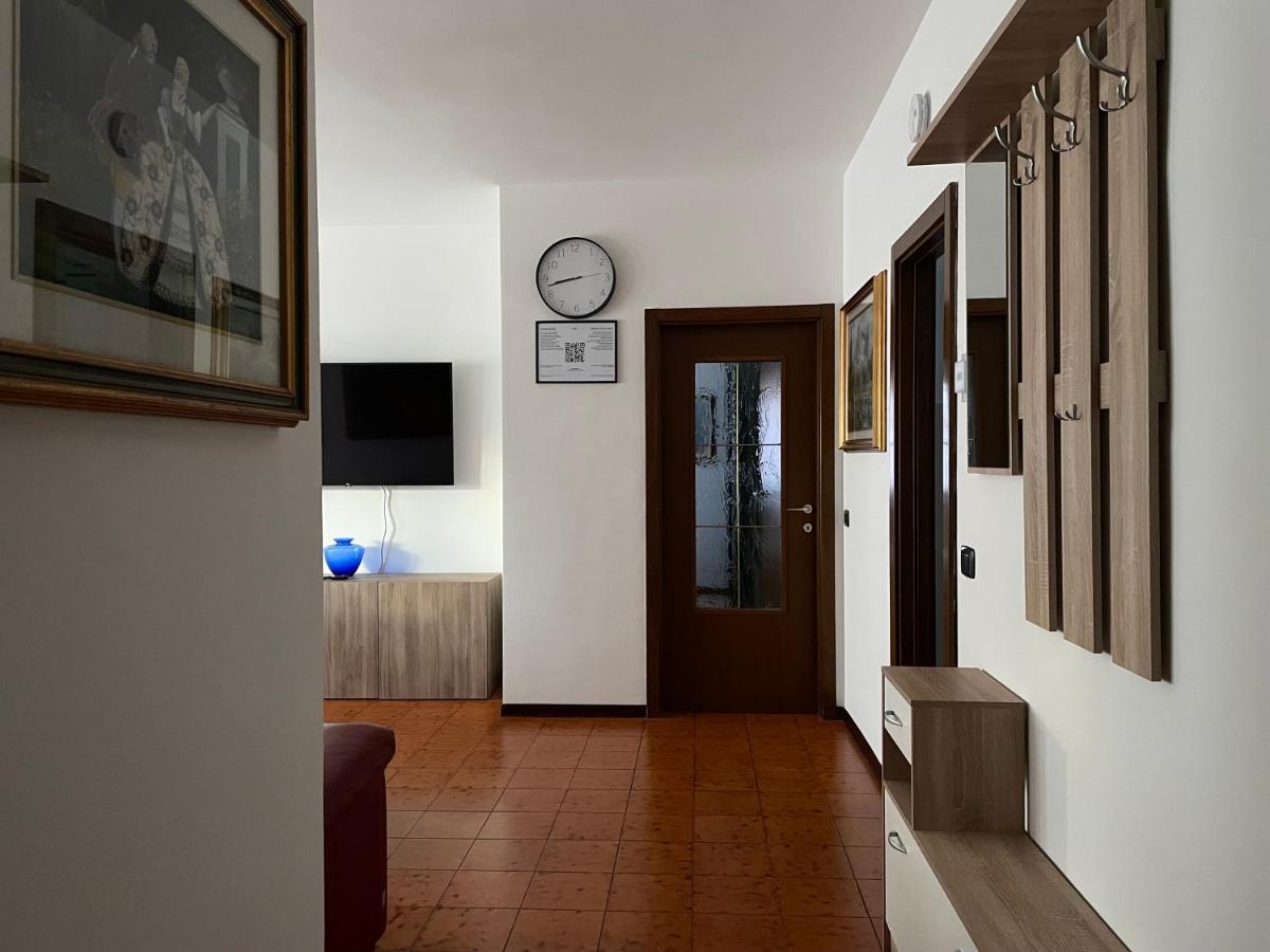 Appartamento Spazioso Con 3 Camere Da Letto Riva del Garda Dış mekan fotoğraf