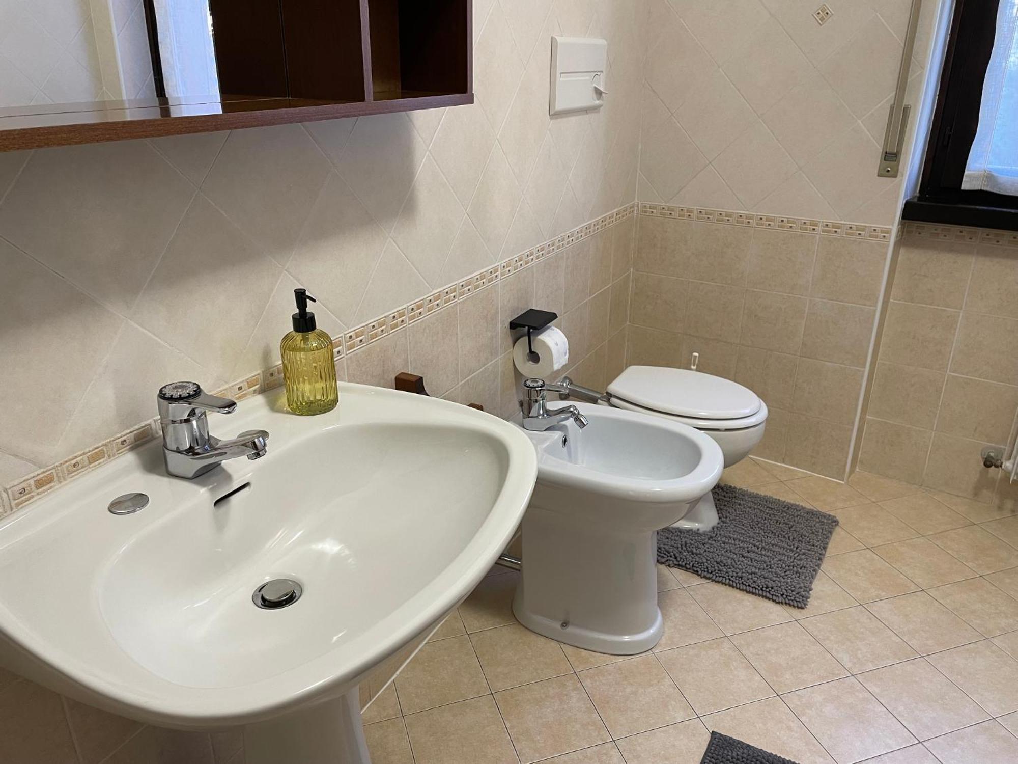 Appartamento Spazioso Con 3 Camere Da Letto Riva del Garda Dış mekan fotoğraf