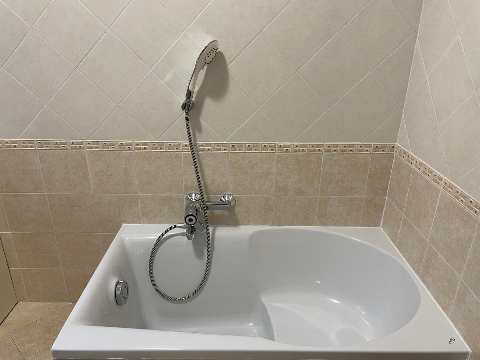 Appartamento Spazioso Con 3 Camere Da Letto Riva del Garda Dış mekan fotoğraf