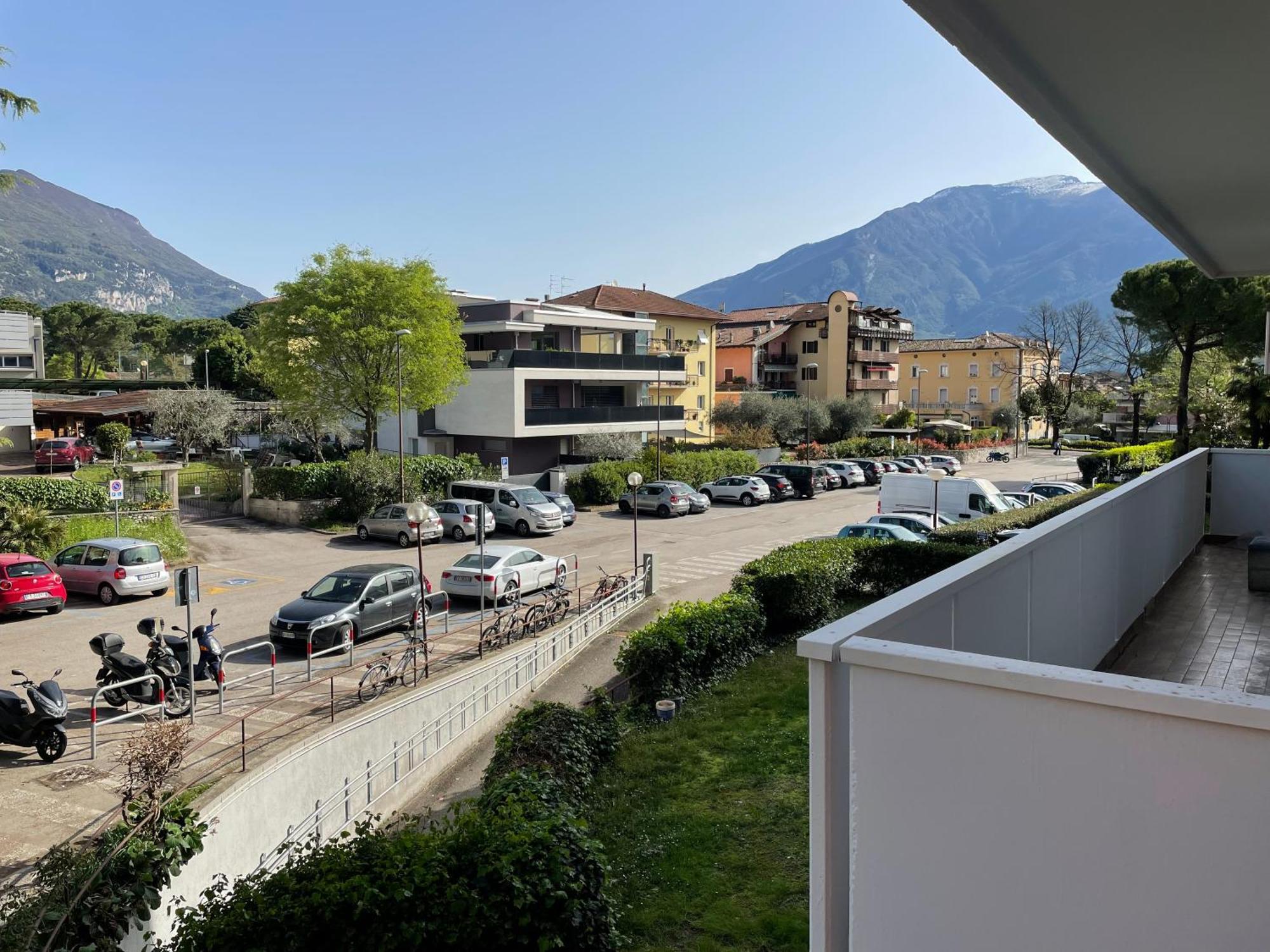 Appartamento Spazioso Con 3 Camere Da Letto Riva del Garda Dış mekan fotoğraf